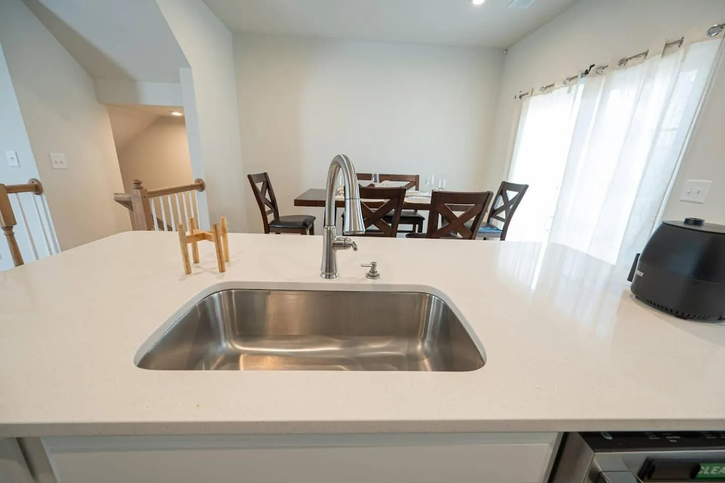 Brand-Newwi-Fipool-Tabledt3Bed Villa Charlotte