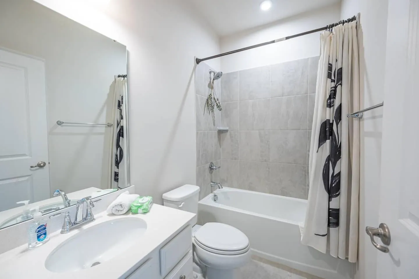 Brand-Newwi-Fipool-Tabledt3Bed Villa Charlotte